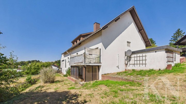 Zwei Wohneinheiten, ein Zuhause – vielseitiges Wohnhaus mit Renovierungspotenzial
