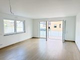 Wohn- und Esszimmer mit Ausgang Balkon