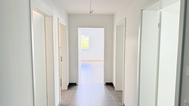 Großzügige Neubauwohnung mit Balkon und 2 Stellplätzen in zentraler Lage von Siersburg zu vermieten