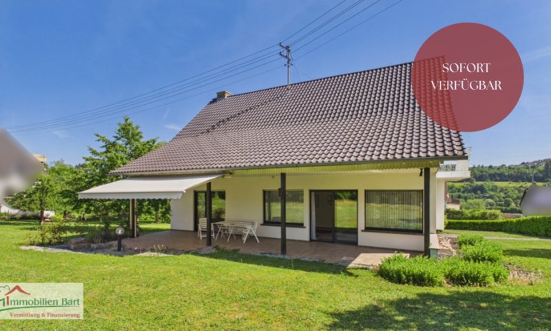SONNIGE UND RUHIGE LAGE IN FREMERSDORF:

4 SCHLAFZIMMER /  2 BALKONE / GARTEN /  TERRASSE / GARAGE