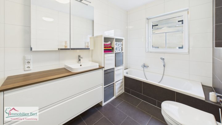 SOFORT FREI: TOLLE, MODERNE WOHNUNG IN TOP LAGE!