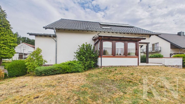 Großzügiges Wohnen in Besseringen Ein – / Zweifamilienhaus