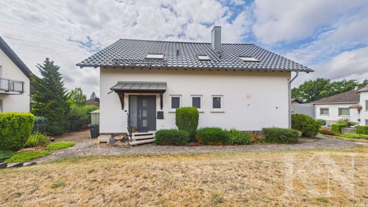 Großzügiges Wohnen in Besseringen Ein – / Zweifamilienhaus