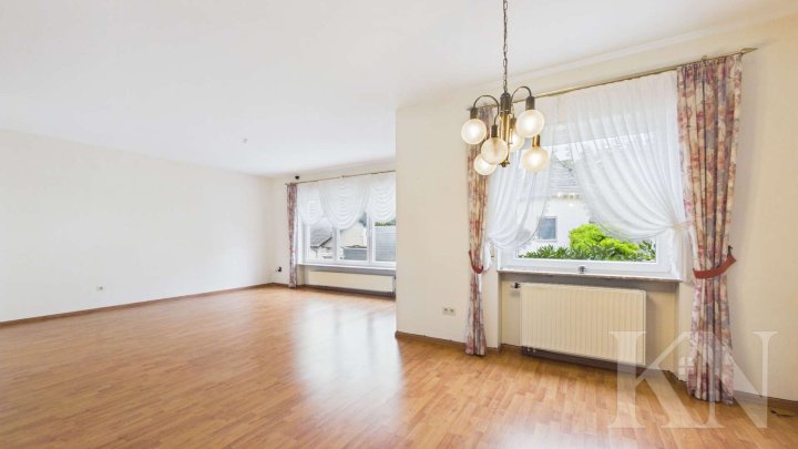 Großzügiges Wohnen in Besseringen Ein – / Zweifamilienhaus