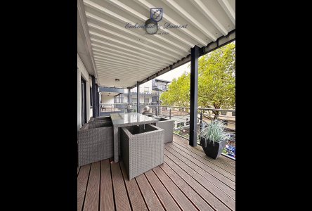 Überdachter Balkon