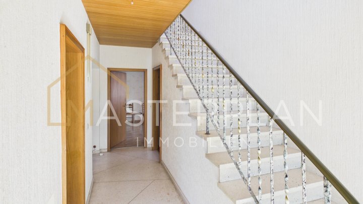 Ein- Zweifamilienhaus in Kerlingen mit Platz für die ganze Familie!