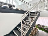 Treppe zur Galerie