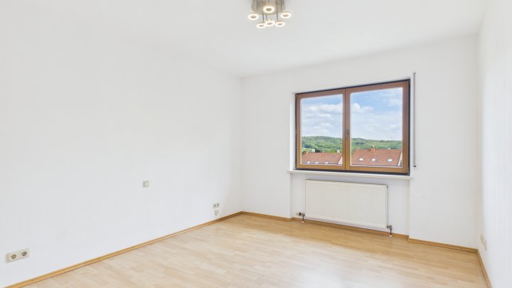 Gepflegtes Mehrfamilienhaus mit 3 Wohneinheiten in guter Wohnlage von Püttlingen zu verkaufen