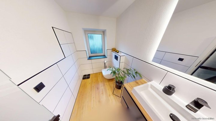 Handwerkerhaus kleines  Einfamilienhaus Innen Teilsaniert für Paare mit kleinem Garten