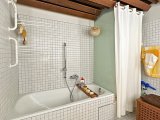 Badewanne und Dusche