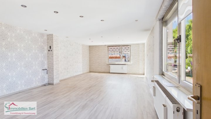 ORSCHOLZ: EINFAMILIENHAUS / GARTEN / GARAGE / VIELFÄLTIGE NUTZUNGSMÖGLICHKEITEN