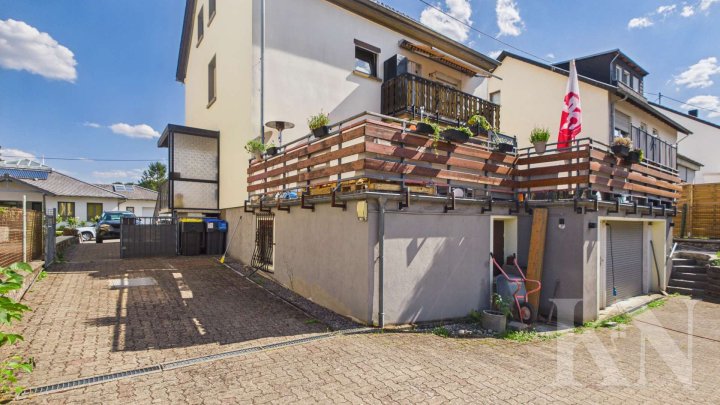 Freistehendes Mehrfamilienhaus auf ca. 1.500 m² Grundstück in Saarbrücken-Klarenthal