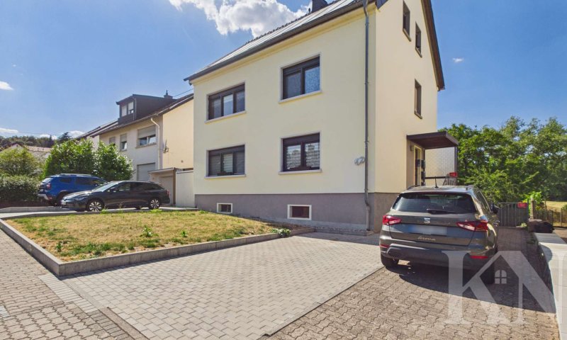 Freistehendes Mehrfamilienhaus auf ca. 1.500 m² Grundstück in Saarbrücken-Klarenthal