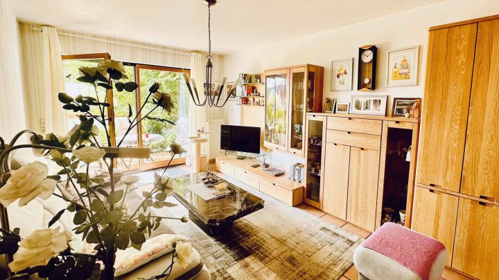 Gepflegte 3-ZKB-Erdgeschosswohnung mit Terrasse, Gartenanteil & Garage in Püttlingen zu verkaufen