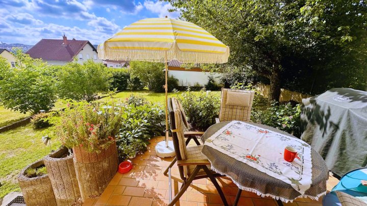 Gepflegte 3-ZKB-Erdgeschosswohnung mit Terrasse, Gartenanteil & Garage in Püttlingen zu verkaufen