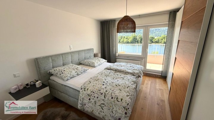 RENOVIERTE PENTHOUSEWOHNUNG, 3 KM VON TRIER, VOLLER MOSELBLICK, SOFORT FREI!
