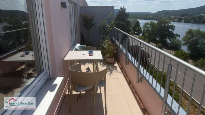 RENOVIERTE PENTHOUSEWOHNUNG, 3 KM VON TRIER, VOLLER MOSELBLICK, SOFORT FREI!