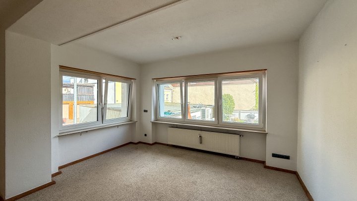 STADTWOHNUNG - Hochwertige 3-ZKB Erdgeschosswohnung mit EBK/Terrasse & Garage in Zweibrücken