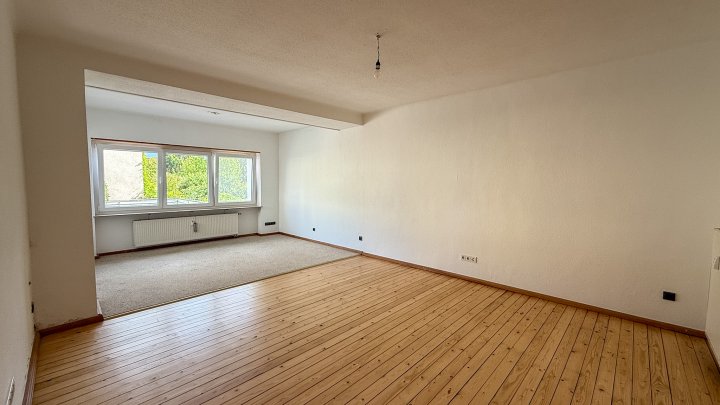 STADTWOHNUNG - Hochwertige 3-ZKB Erdgeschosswohnung mit EBK/Terrasse & Garage in Zweibrücken