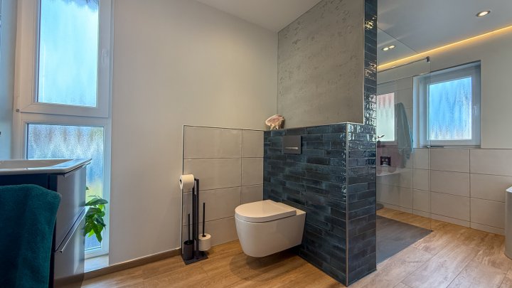 WOHNTRAUM - Hochwertig modernisiertes EFH mit Garten in bester Lage von Niederauerbach zu vermieten