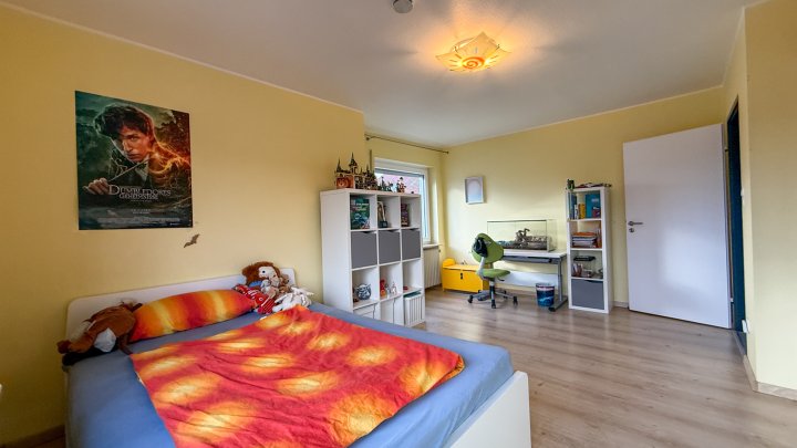 WOHNTRAUM - Hochwertig modernisiertes EFH mit Garten in bester Lage von Niederauerbach zu vermieten