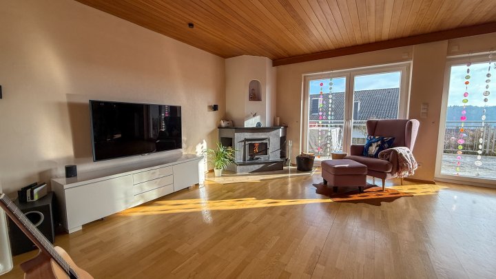 WOHNTRAUM - Hochwertig modernisiertes EFH mit Garten in bester Lage von Niederauerbach zu vermieten