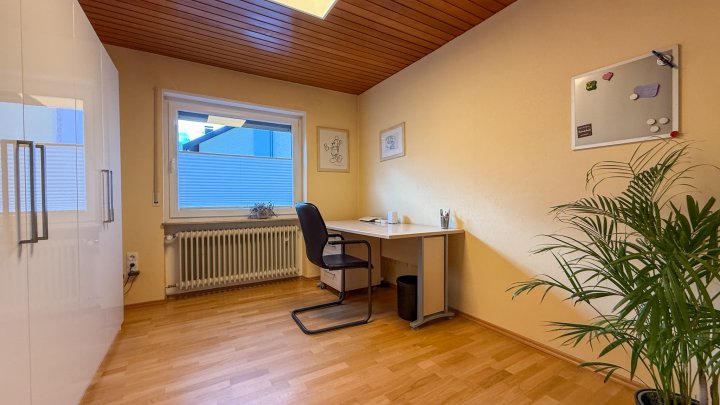 WOHNTRAUM - Hochwertig modernisiertes EFH mit Garten in bester Lage von Niederauerbach zu vermieten