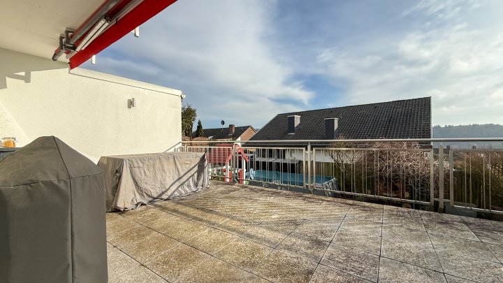 WOHNTRAUM - Hochwertig modernisiertes EFH mit Garten in bester Lage von Niederauerbach zu vermieten