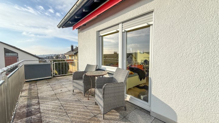 WOHNTRAUM - Hochwertig modernisiertes EFH mit Garten in bester Lage von Niederauerbach zu vermieten
