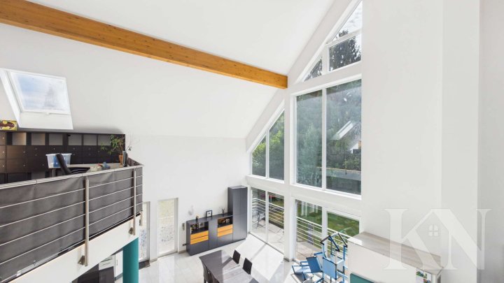 Besondere Architektur trifft großzügiges Wohnen – Einfamilienhaus mit Einliegerwohnung