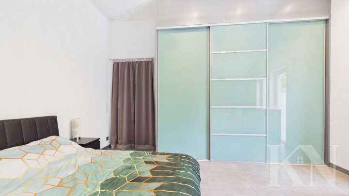 Besondere Architektur trifft großzügiges Wohnen – Einfamilienhaus mit Einliegerwohnung