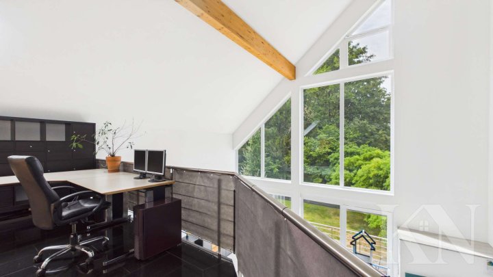 Besondere Architektur trifft großzügiges Wohnen – Einfamilienhaus mit Einliegerwohnung