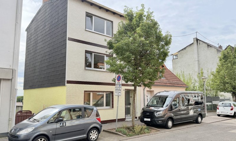 Wohnhaus mit Garten und Terrasse  in zentrumsnaher Lage von Elversberg
