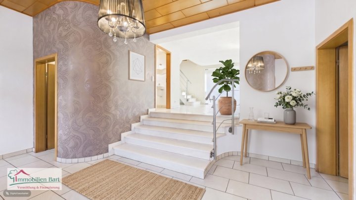 GRENZNÄHE: 3 SCHLAFZIMMER / 2 BÄDER / GARAGE / TERRASSE / BALKON MIT EINZIGARTIGER FERNSICHT!