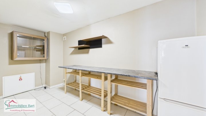 GRENZNÄHE: 3 SCHLAFZIMMER / 2 BÄDER / GARAGE / TERRASSE / BALKON MIT EINZIGARTIGER FERNSICHT!