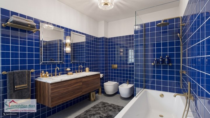 GRENZNÄHE: 4 GROßE GARAGEN / 276 M² WOHNHAUS / SOFORT VERFÜGBAR!