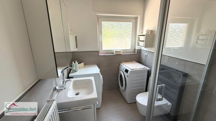 RENOVIERTE PENTHOUSEWOHNUNG, 3 KM VON TRIER, VOLLER MOSELBLICK, SOFORT FREI!