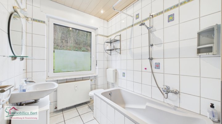 MERZIG: STADTNAHE DUPLEX-WOHNUNG MIT GARTEN UND 3 SCHLAFZIMMERN!