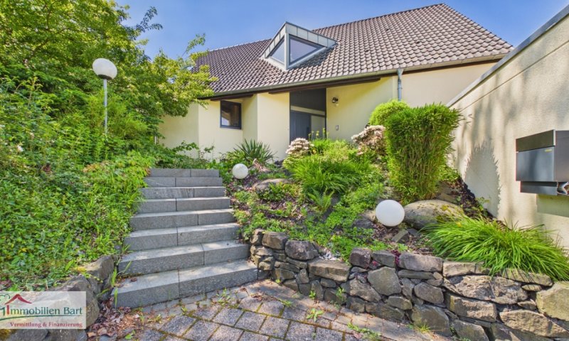 FREMERSDORF: ARCHITEKTENHAUS / EINLIEGERWOHNUNG / GARTEN / GARAGE!