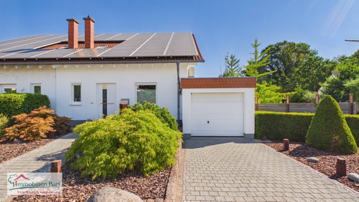 SEHR GEPFLEGTES WOHNHAUS MIT TOLLEM GARTENGRUNDSTÜCK IN TOP WOHNLAGE