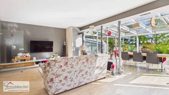 SEHR GEPFLEGTES WOHNHAUS MIT TOLLEM GARTENGRUNDSTÜCK IN TOP WOHNLAGE