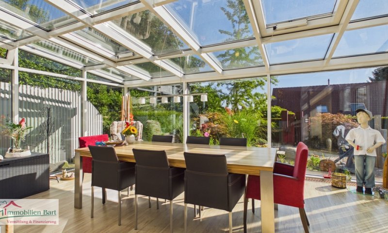 SEHR GEPFLEGTES WOHNHAUS MIT TOLLEM GARTENGRUNDSTÜCK IN TOP WOHNLAGE
