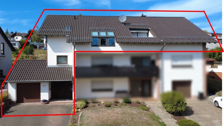 Gepflegte DG-Wohnung im Zweifamilienhaus – Loggia, Terrasse & eigener Bürobereich