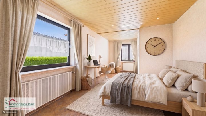SOFORT VERFÜGBAR: 2 WOHNEINHEITEN / PV-ANLAGE / 4 GARAGEN / SCHÖNER GARTEN IN TOP LAGE