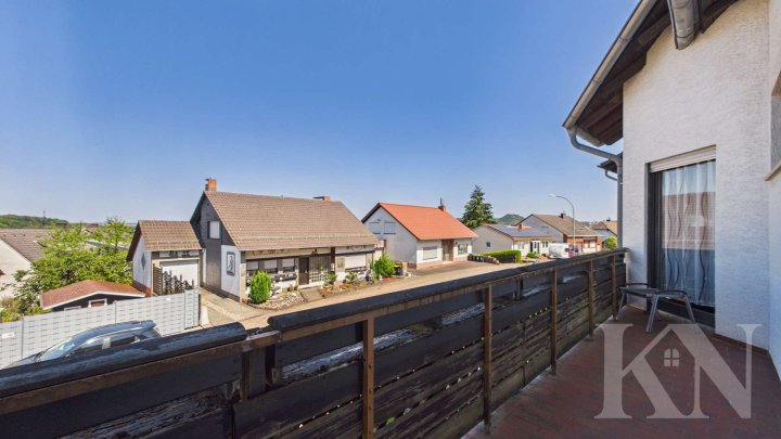 Renovierungsbedürftiges Zweifamilienhaus in guter Lage von Püttlingen
