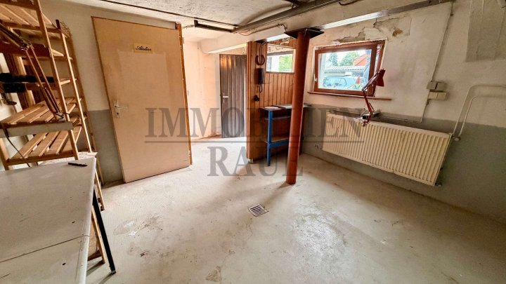 GROSSZÜGIGES 1- BIS 2-FAMILIENHAUS MIT EBENEM GRUNDSTÜCK IN ST. INGBERT - SOFORT FREI