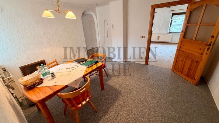 GROSSZÜGIGES 1- BIS 2-FAMILIENHAUS MIT EBENEM GRUNDSTÜCK IN ST. INGBERT - SOFORT FREI