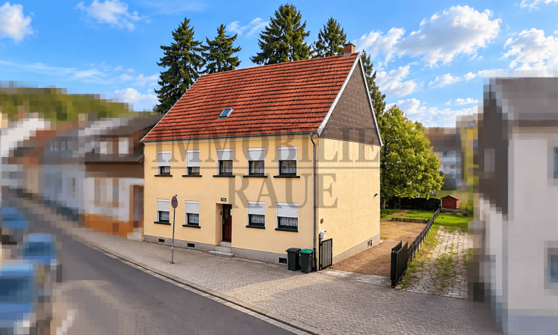 GROSSZÜGIGES 1- BIS 2-FAMILIENHAUS MIT EBENEM GRUNDSTÜCK IN ST. INGBERT - SOFORT FREI