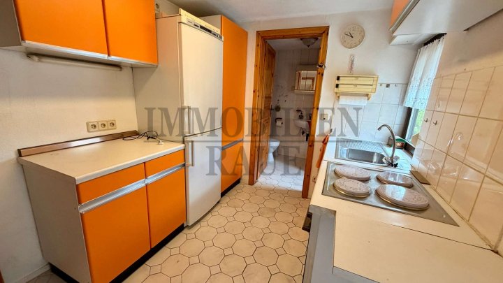 GROSSZÜGIGES 1- BIS 2-FAMILIENHAUS MIT EBENEM GRUNDSTÜCK IN ST. INGBERT - SOFORT FREI