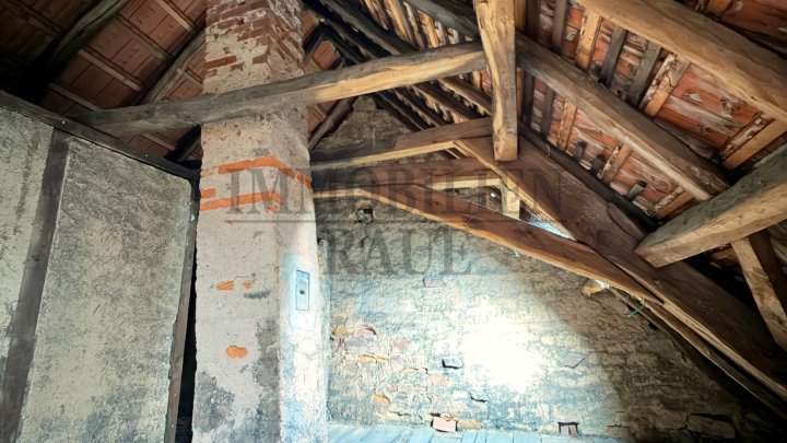 GROSSZÜGIGES 1- BIS 2-FAMILIENHAUS MIT EBENEM GRUNDSTÜCK IN ST. INGBERT - SOFORT FREI